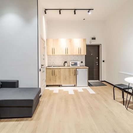 Modern Apartment In The Old City ลวีฟ ภายนอก รูปภาพ