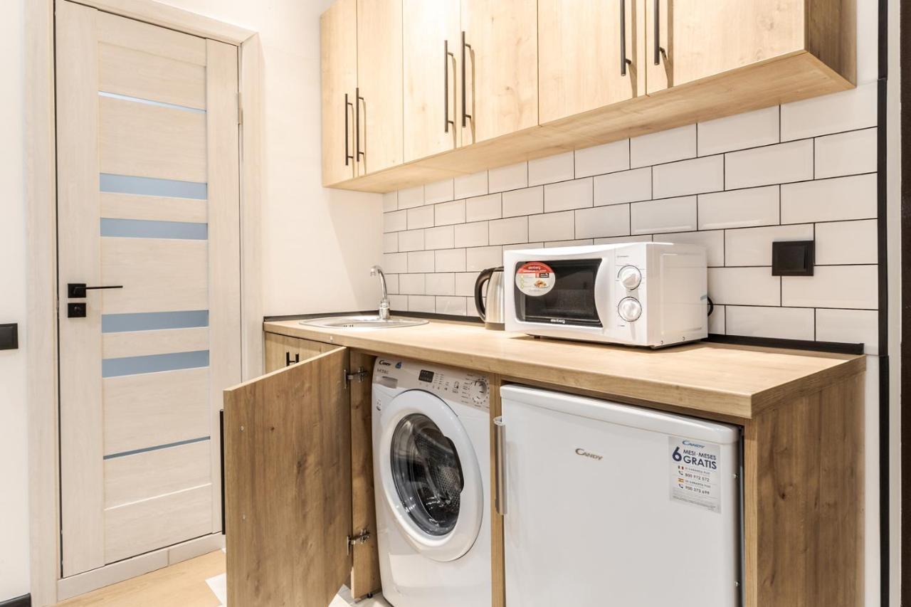 Modern Apartment In The Old City ลวีฟ ภายนอก รูปภาพ