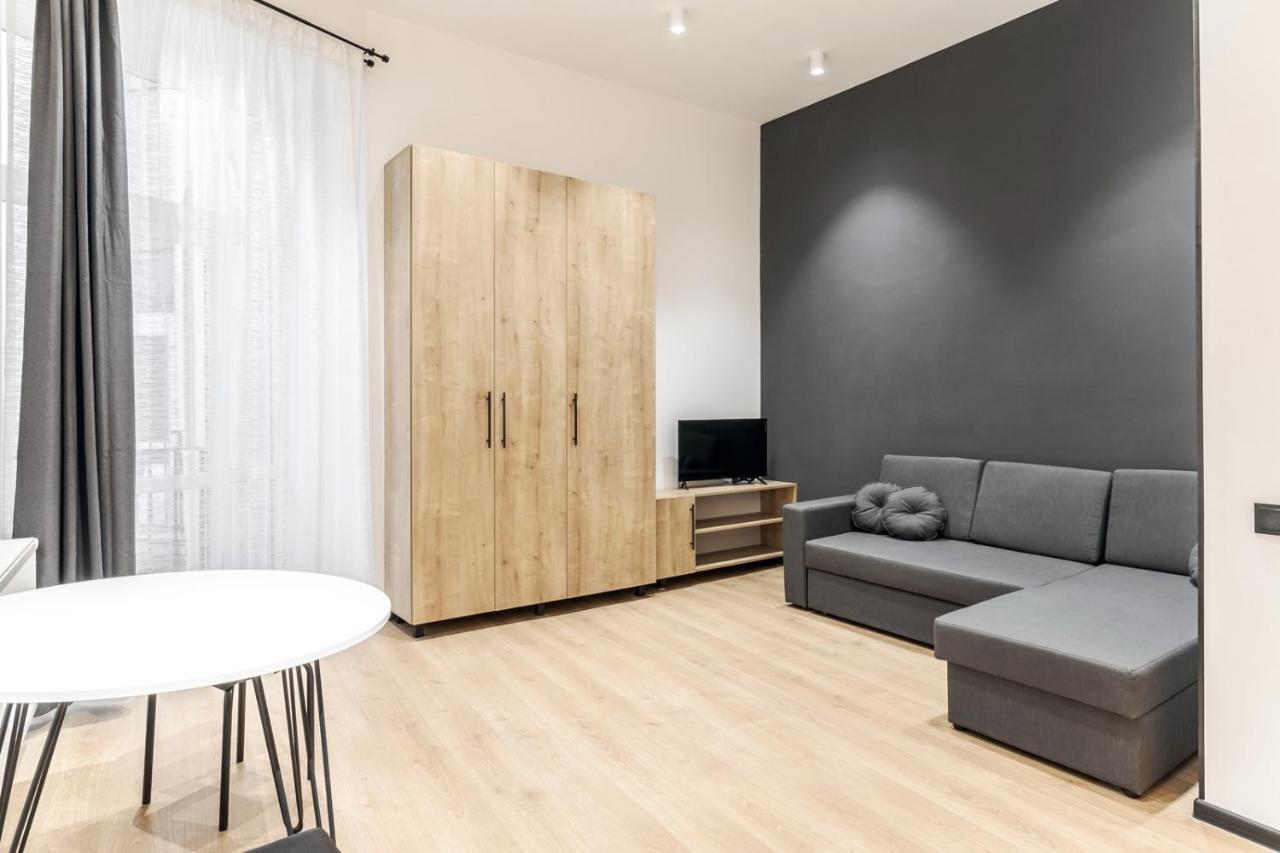Modern Apartment In The Old City ลวีฟ ภายนอก รูปภาพ