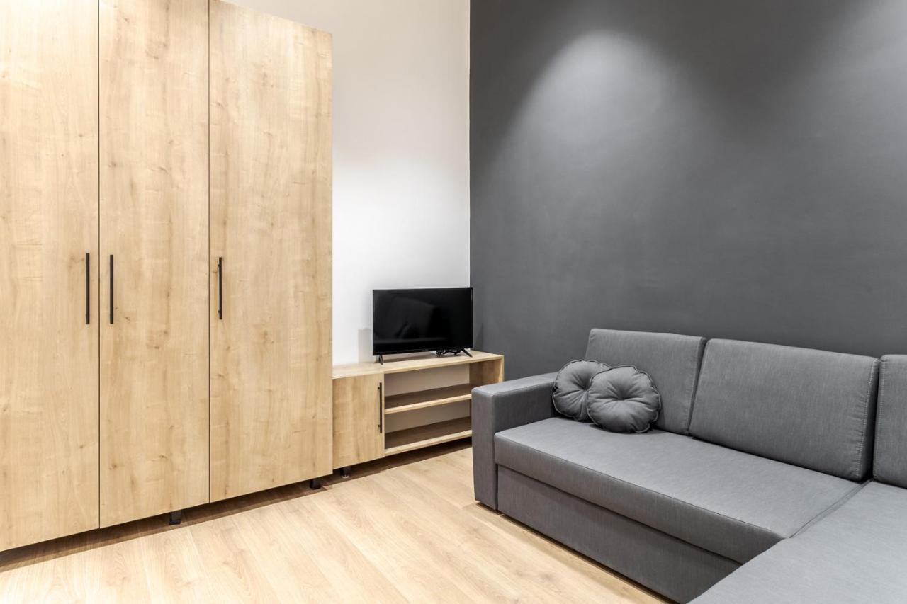Modern Apartment In The Old City ลวีฟ ภายนอก รูปภาพ