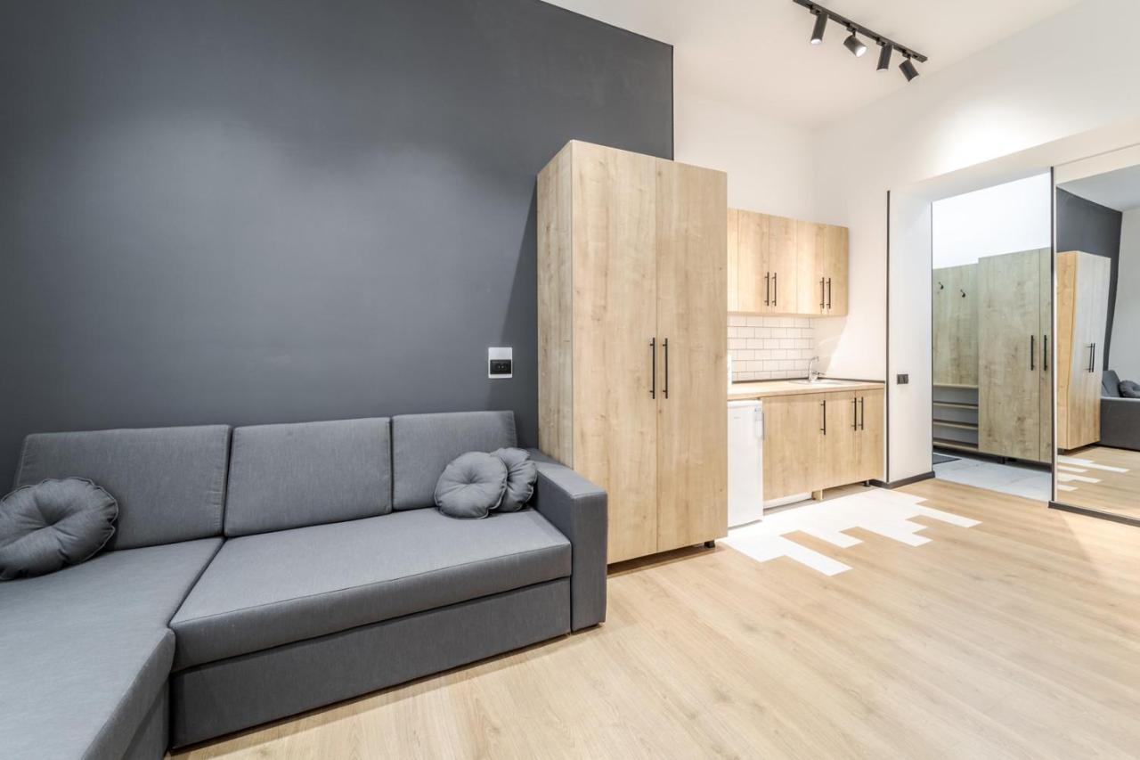 Modern Apartment In The Old City ลวีฟ ภายนอก รูปภาพ