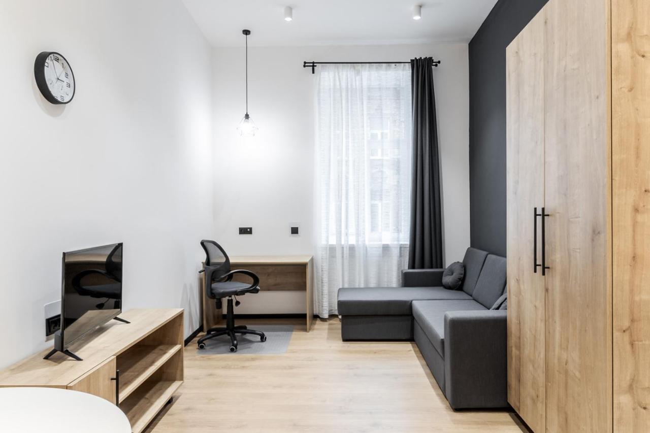 Modern Apartment In The Old City ลวีฟ ภายนอก รูปภาพ