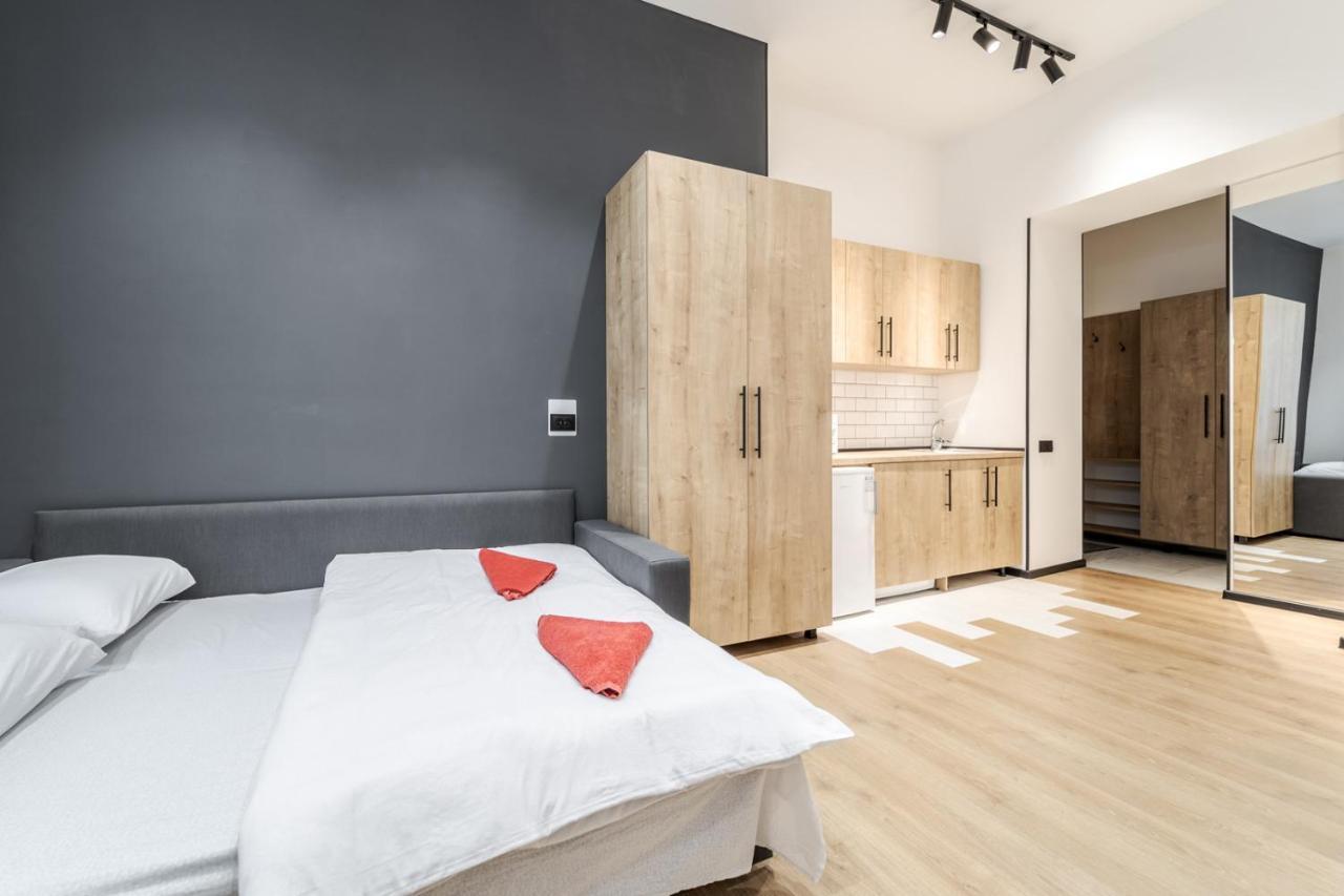 Modern Apartment In The Old City ลวีฟ ภายนอก รูปภาพ