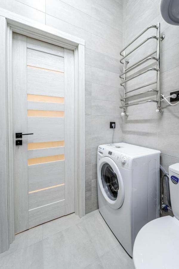 Modern Apartment In The Old City ลวีฟ ภายนอก รูปภาพ